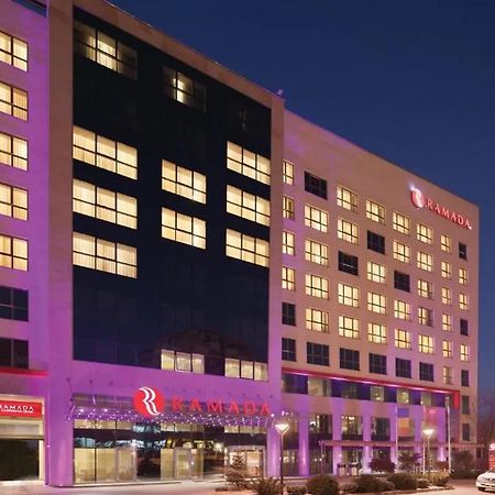 Hotel Ramada Piteşti Exterior foto